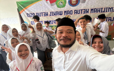 34 Murid MA-PK Ma’arif 01 Kebumen Dilantik Sebagai Pengurus OSIS Baru